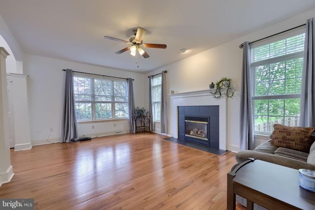 1032 SUNWOOD LN, Lancaster, PA 17601