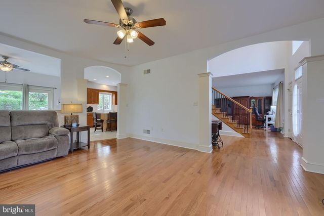 1032 SUNWOOD LN, Lancaster, PA 17601