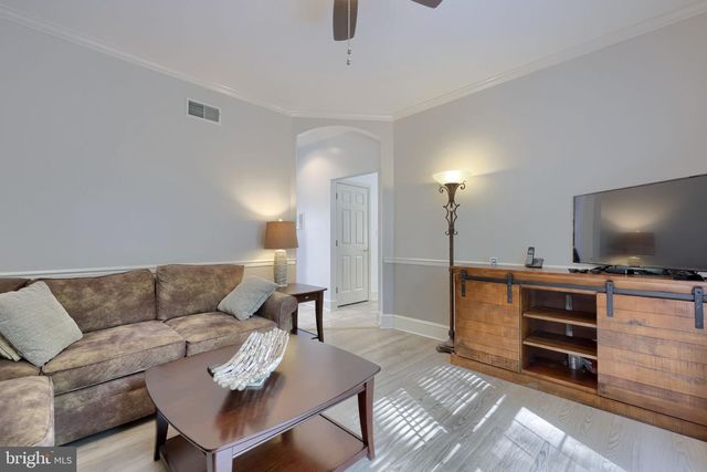 1032 SUNWOOD LN, Lancaster, PA 17601