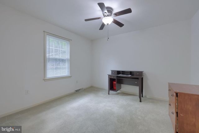 1032 SUNWOOD LN, Lancaster, PA 17601