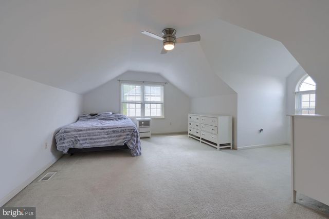 1032 SUNWOOD LN, Lancaster, PA 17601