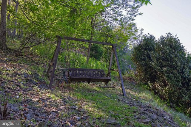 1032 SUNWOOD LN, Lancaster, PA 17601