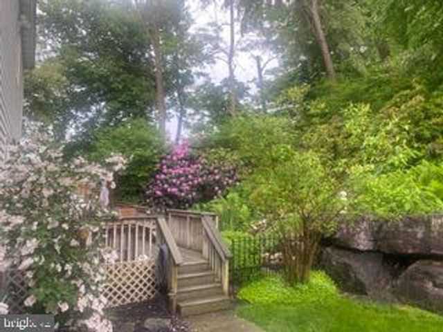 1032 SUNWOOD LN, Lancaster, PA 17601