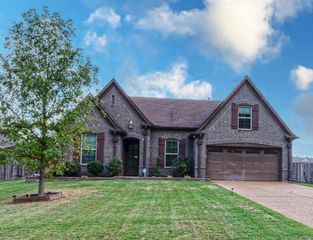 2438 RED VINTAGE CV, Cordova, TN 38016