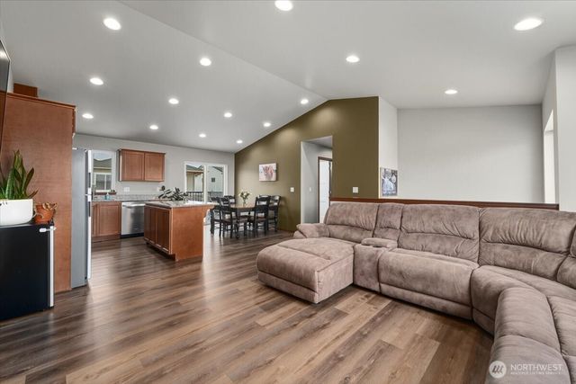 2479 3RD Street SE, East Wenatchee, WA 98802