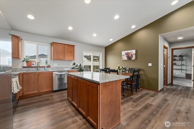 2479 3RD Street SE, East Wenatchee, WA 98802