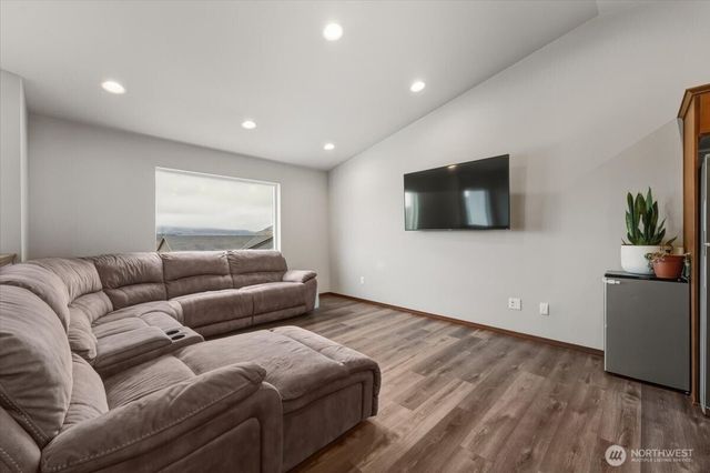 2479 3RD Street SE, East Wenatchee, WA 98802