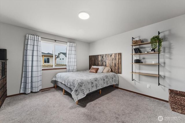 2479 3RD Street SE, East Wenatchee, WA 98802