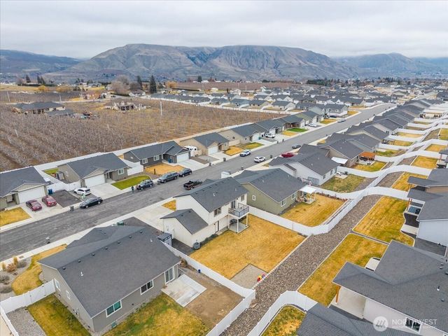 2479 3RD Street SE, East Wenatchee, WA 98802