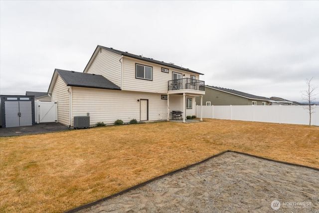 2479 3RD Street SE, East Wenatchee, WA 98802
