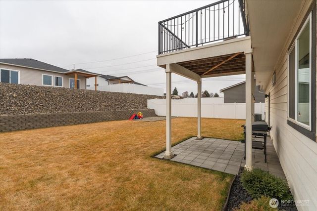 2479 3RD Street SE, East Wenatchee, WA 98802