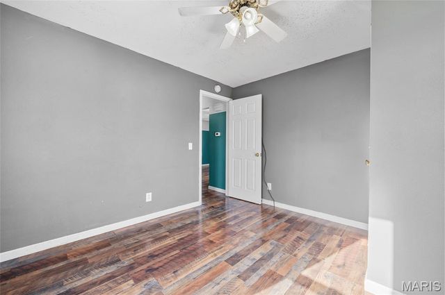 210 Poag Avenue, South Roxana, IL 62087