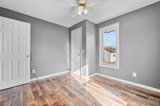 210 Poag Avenue, South Roxana, IL 62087