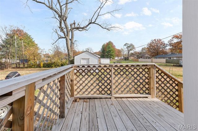 210 Poag Avenue, South Roxana, IL 62087