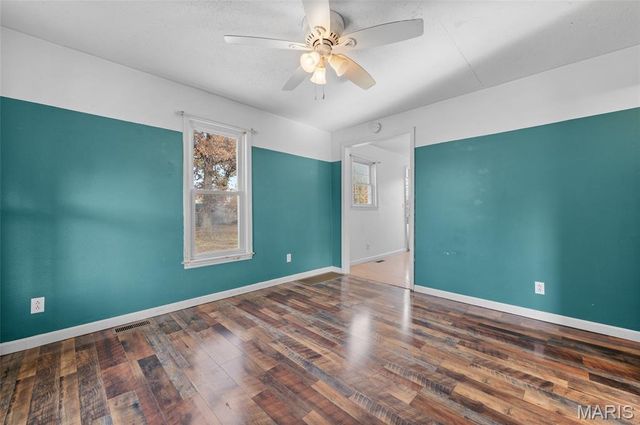 210 Poag Avenue, South Roxana, IL 62087