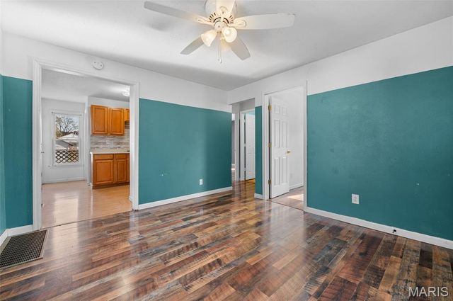 210 Poag Avenue, South Roxana, IL 62087