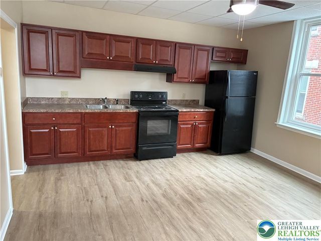 17 Belvidere Street 205, Nazareth Boro, PA 18064