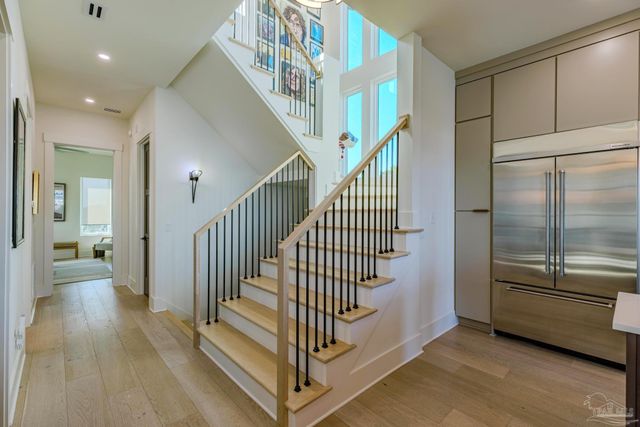 8 Wharf Ave, Pensacola, FL 32502