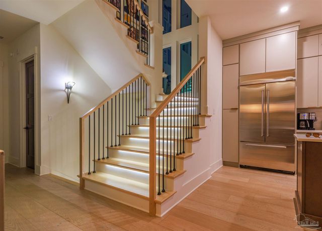 8 Wharf Ave, Pensacola, FL 32502