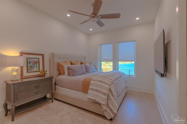 8 Wharf Ave, Pensacola, FL 32502