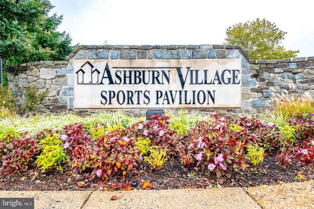 44190 MOSSY BROOK SQ, Ashburn, VA 20147