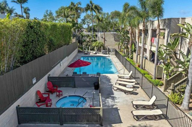 127 W Glaucus B, Encinitas, CA 92024