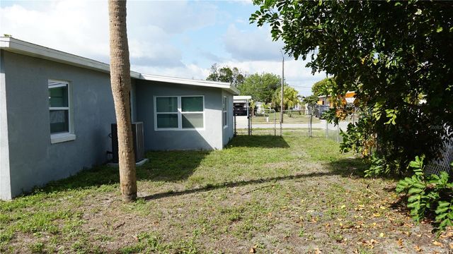 21883 BUXTON AVENUE, Port Charlotte, FL 33952