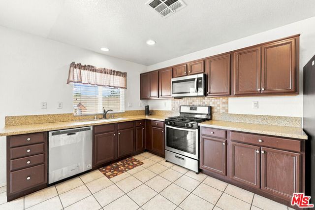 45107 18th Street, Lancaster, CA 93535