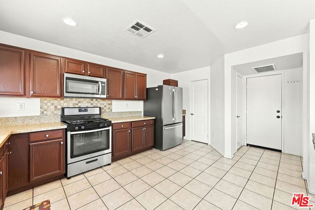 45107 18th Street, Lancaster, CA 93535