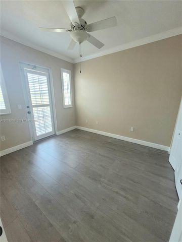 8707 Buckskin Mnr 5-12, Davie, FL 33328