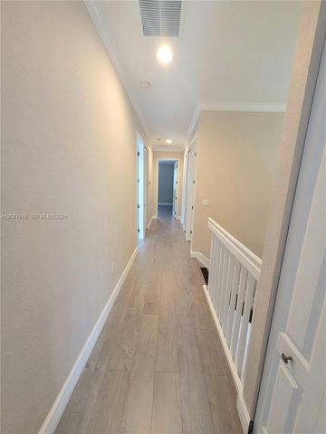 8707 Buckskin Mnr 5-12, Davie, FL 33328