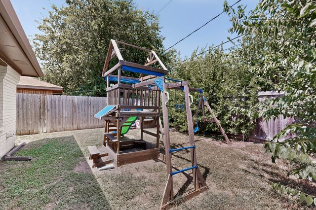 900 Irene Street, Burleson, TX 76028