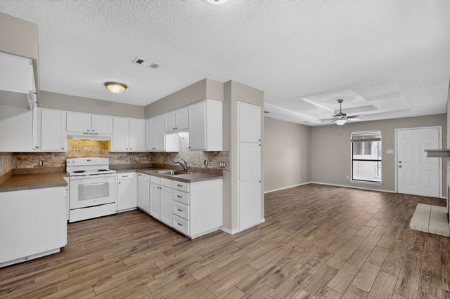 900 Irene Street, Burleson, TX 76028