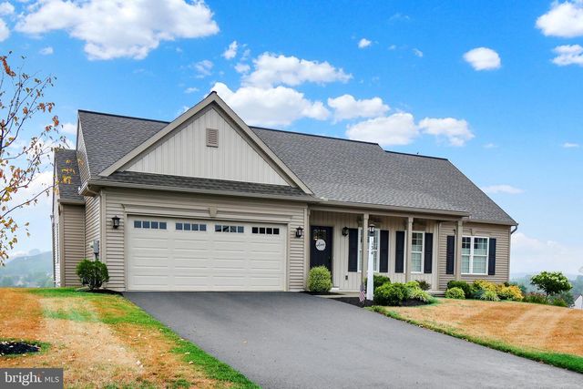 134 ROSEBUSH CT, Womelsdorf, PA 19567