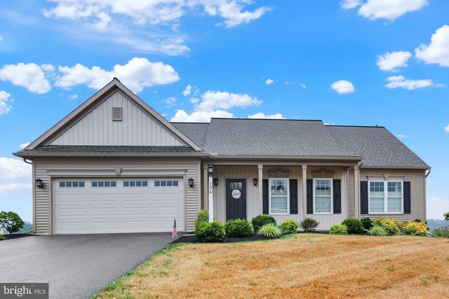 134 ROSEBUSH CT, Womelsdorf, PA 19567