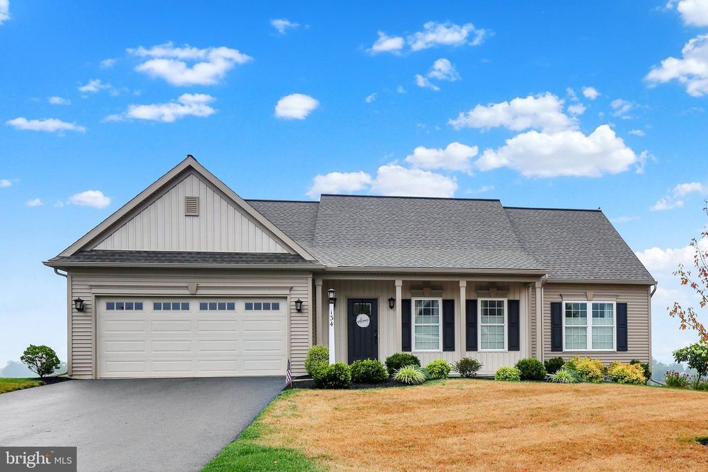 134 ROSEBUSH CT, Womelsdorf, PA 19567