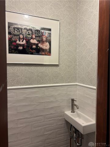 2215 N Fountain Boulevard, Springfield, OH 45504