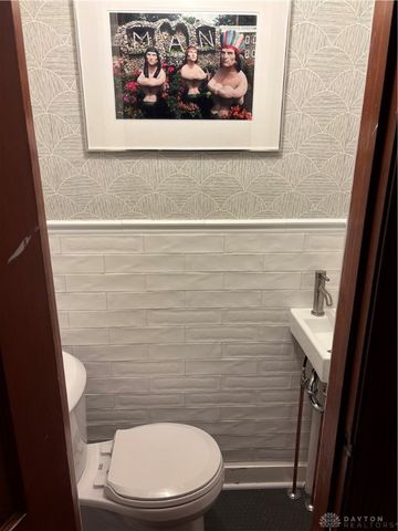 2215 N Fountain Boulevard, Springfield, OH 45504