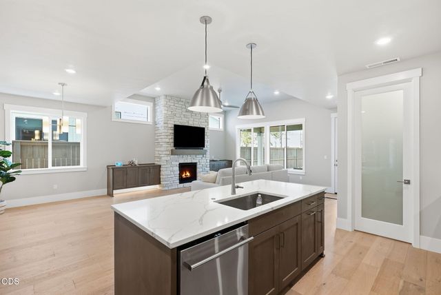 3030 NW Celilo Lane, Bend, OR 97703