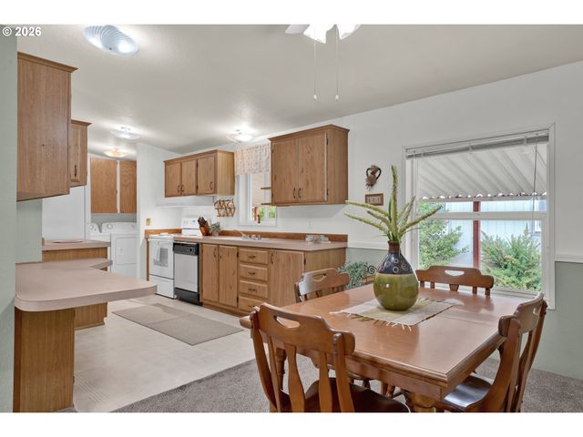358 La Casa St, Eugene, OR 97402
