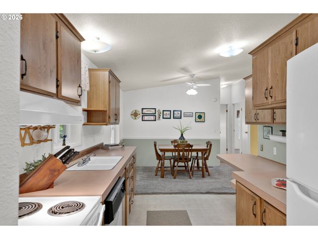 358 La Casa St, Eugene, OR 97402