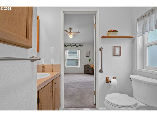 358 La Casa St, Eugene, OR 97402