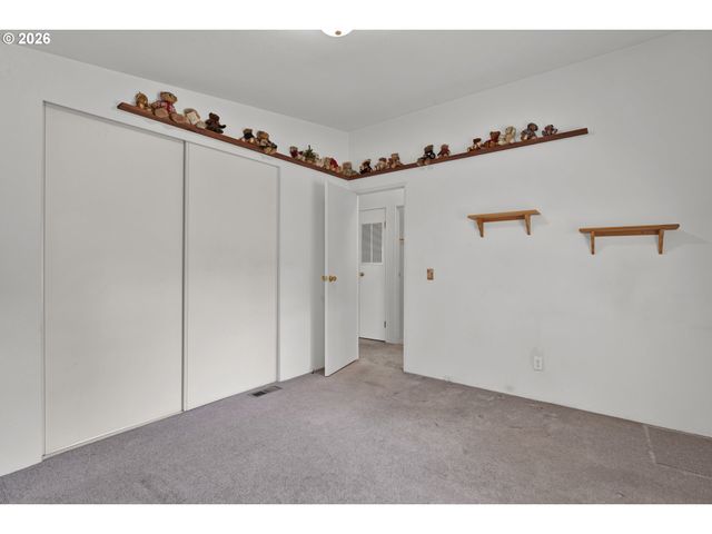 358 La Casa St, Eugene, OR 97402