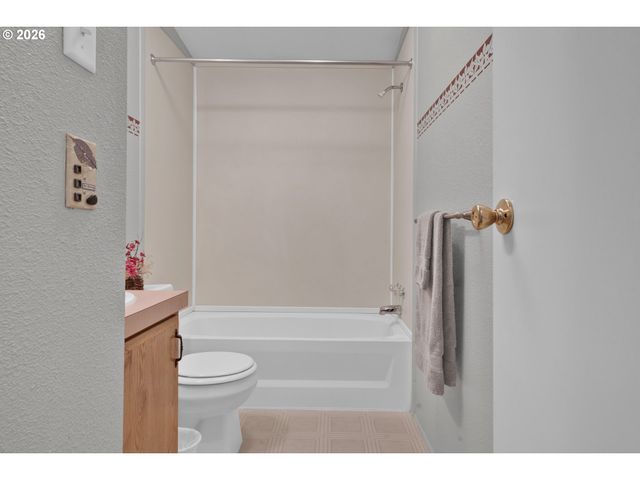 358 La Casa St, Eugene, OR 97402