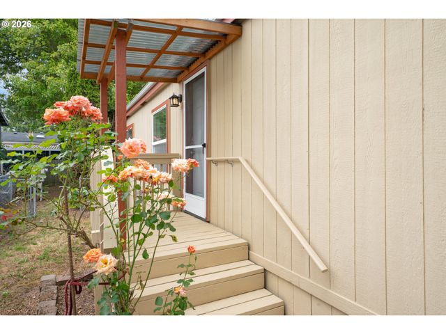 358 La Casa St, Eugene, OR 97402