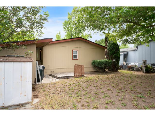 358 La Casa St, Eugene, OR 97402