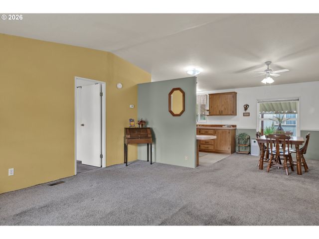 358 La Casa St, Eugene, OR 97402