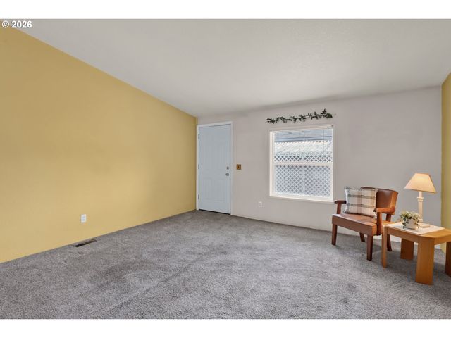 358 La Casa St, Eugene, OR 97402