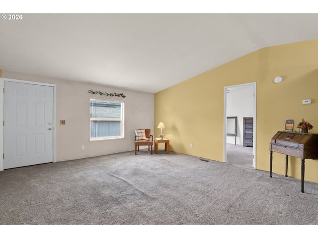 358 La Casa St, Eugene, OR 97402