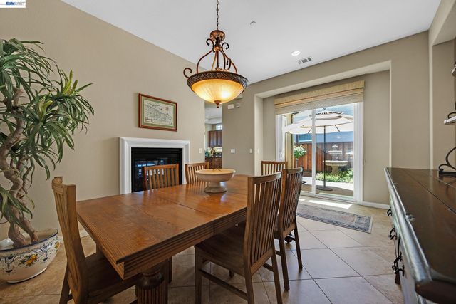 1362 Chatham Ct, Pleasanton, CA 94566